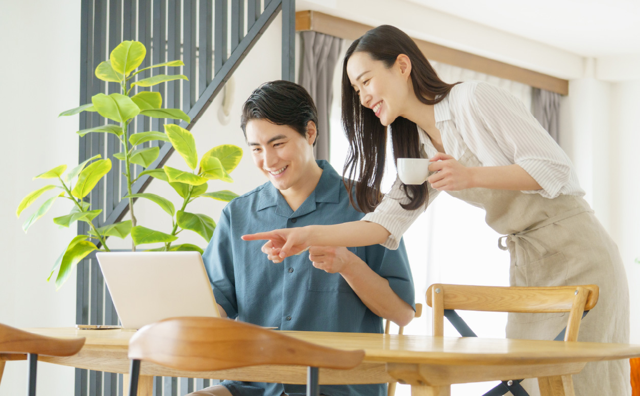 候補の会社のカタログや間取りの提案をまとめて依頼する